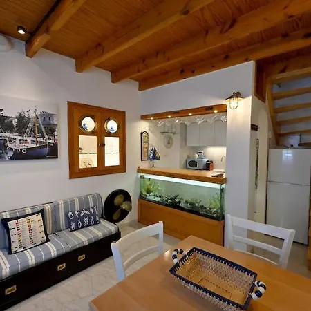 בית נופש Navigats Traditional House Village לפקימי