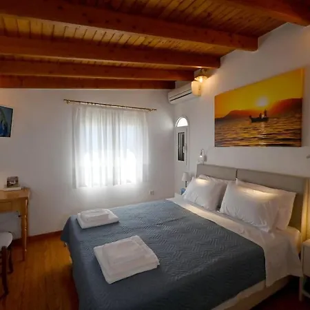 Vakantiehuis Navigats Traditional House Village *